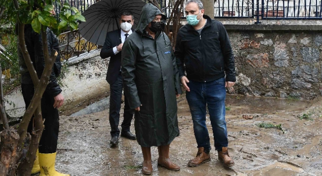 Rekor yağış Karabağlar’ı vurdu