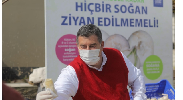 Vatandaşa ikram etti