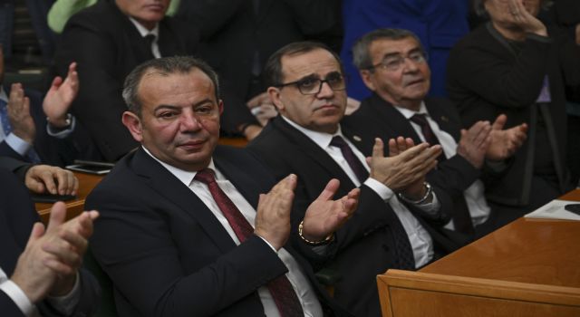 Özel, İmamoğlu ve Yavaş'ı öve öve bitiremedi...