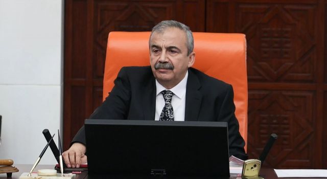 Sırrı Süreyya Önder'in hayati tehlikesi sürüyor
