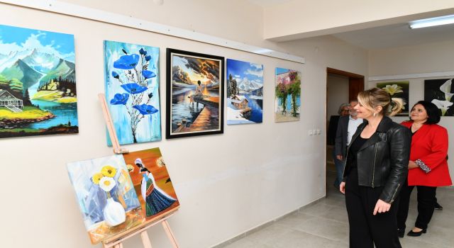 Kaklıç Sanat Akademisi’nin yıl sonu sergisi büyük ilgi gördü