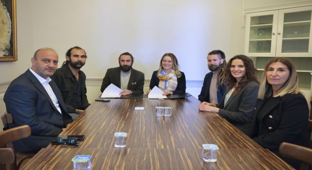 Konak’ta imzalar sanat için atıldı