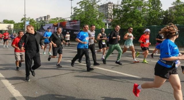 Özgür Özel, 10 kilometreyi 59 dakikada koştu...