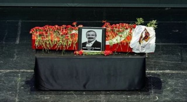 Son yolculuğuna gözyaşlarıyla uğurlandı