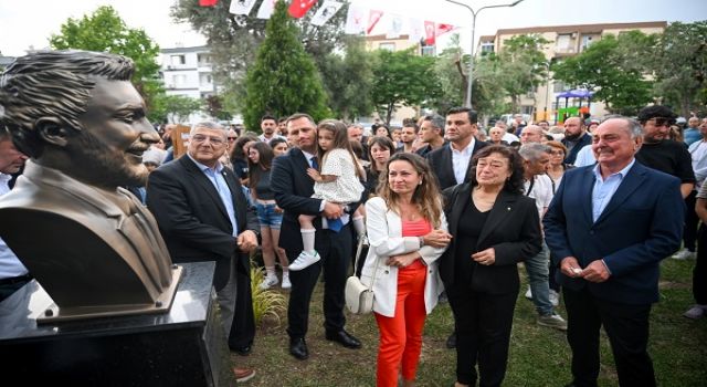 "Gözleri gülen güzel çocuk için..."