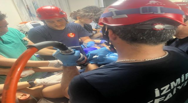 İzmir İtfaiyesi’nden hayat kurtaran operasyon