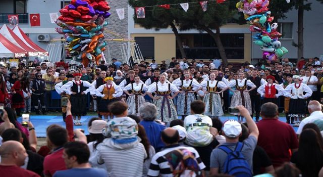 Kemalpaşa Kiraz Festivali'nden dev karo