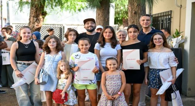 Bornovalı çocuklardan Fotoğraf Sergisi