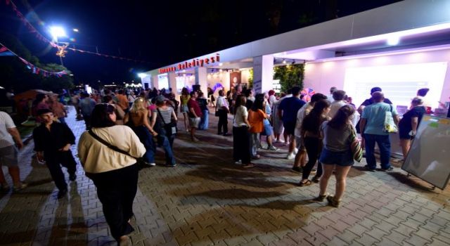 Bornova'nın dev standa ziyaretçi akını