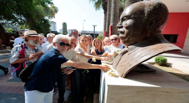 “İzmir Baba” Konak’ta törenle anıldı