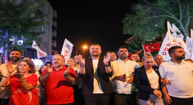 Zafer Korteji Buca’yı gururla aydınlattı