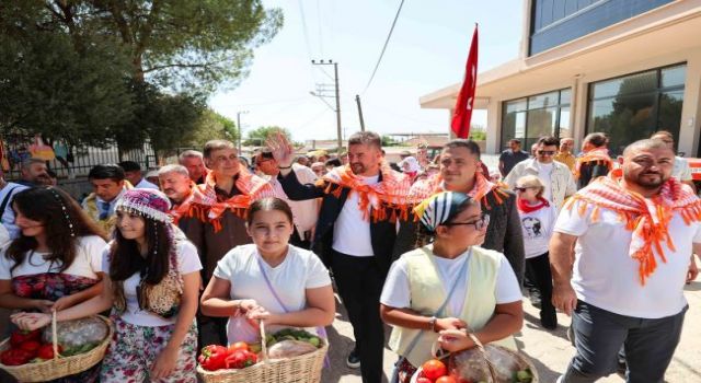 Buca’nın baldan tatlı şenliği coşkulu geçti