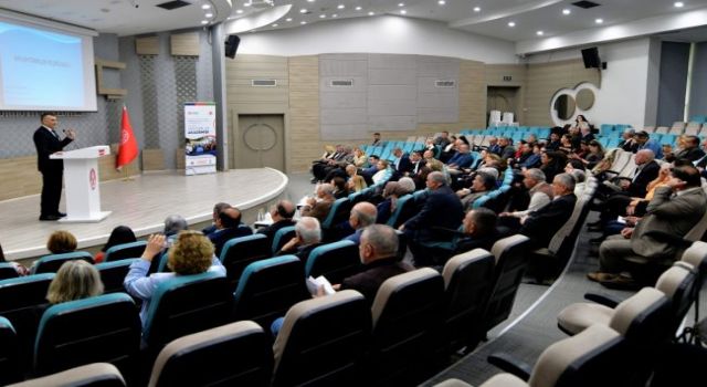 Bornova’da Muhtarlar Akademisi başladı