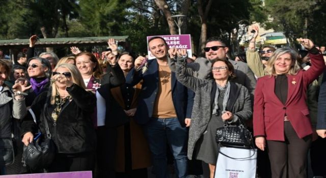 Kadınların dayanışması meydanlardan sahnelere taştı