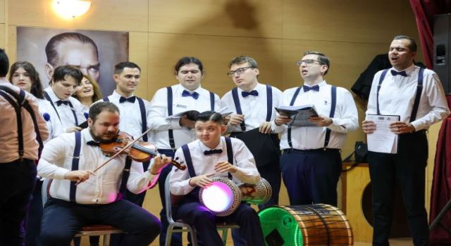 Buca’da notalar farkındalık için yükseldi