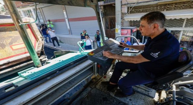 İzmir’in dört bir yanında asfalt mesaisi