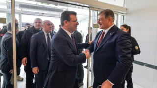 Hukuksuzlukları demokratik yollarla aşmalıyız