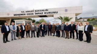 Başkan Tugay: Mücadeleyi bırakmayacağız bilsinler