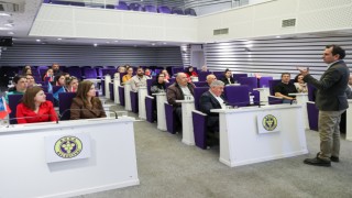Buca'da “Liderler Yetiştiren Anne Baba” semineri