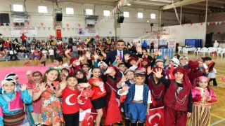 Çiğli’de çocuklara eğlence dolu bayram şenliği