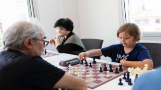 Balçova’da iki kuşak satranç turnuvasında buluştu