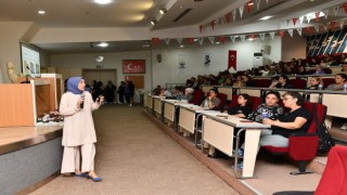 Çiğli Belediyesi’nden kadınlara sağlıklı yaşam paneli