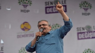 Sırrı Süreyya Önder yaşam savaşını kaybetti
