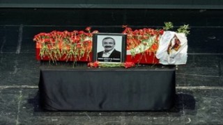 Son yolculuğuna gözyaşlarıyla uğurlandı
