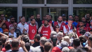 Grev 7. Gün'de, uzlaşma yok... DİSK ve CHP Genel Merkezleri devrede..