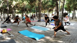 Karşıyaka’nın parklarında spor keyfi başladı