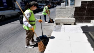 Bornova’da “Süpürge Timi” görevde