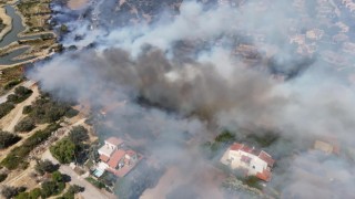 Yangına havadan karadan müdahale ediliyor