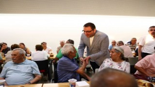 Yiğit, Cemevi'ne konuk oldu, hayır lokmasını paylaştı