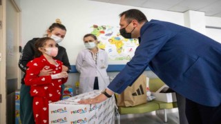 Bornova’da minik kalplere dayanışma desteği