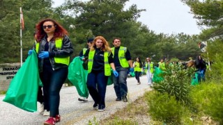 Bornova’da anlamlı temizlik hareketi